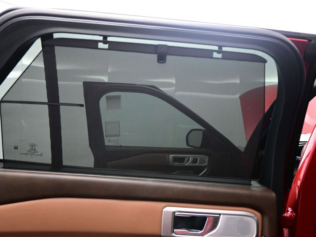 Used 2024 Ford Explorer King Ranch w/ Technology Package image 28