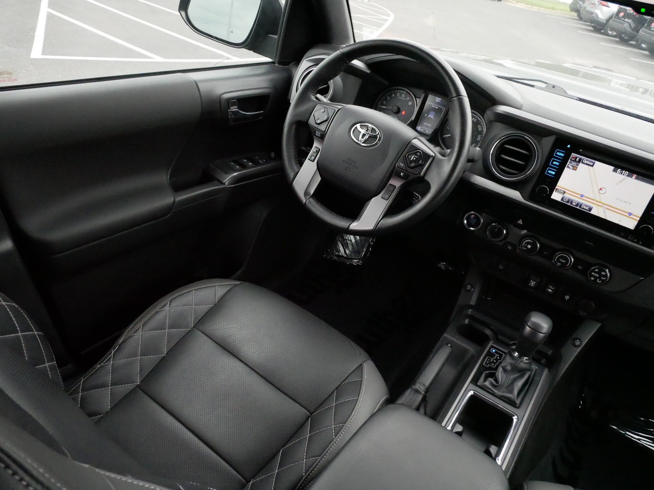 Used 2019 Toyota Tacoma TRD Sport AWD/4WD image 9