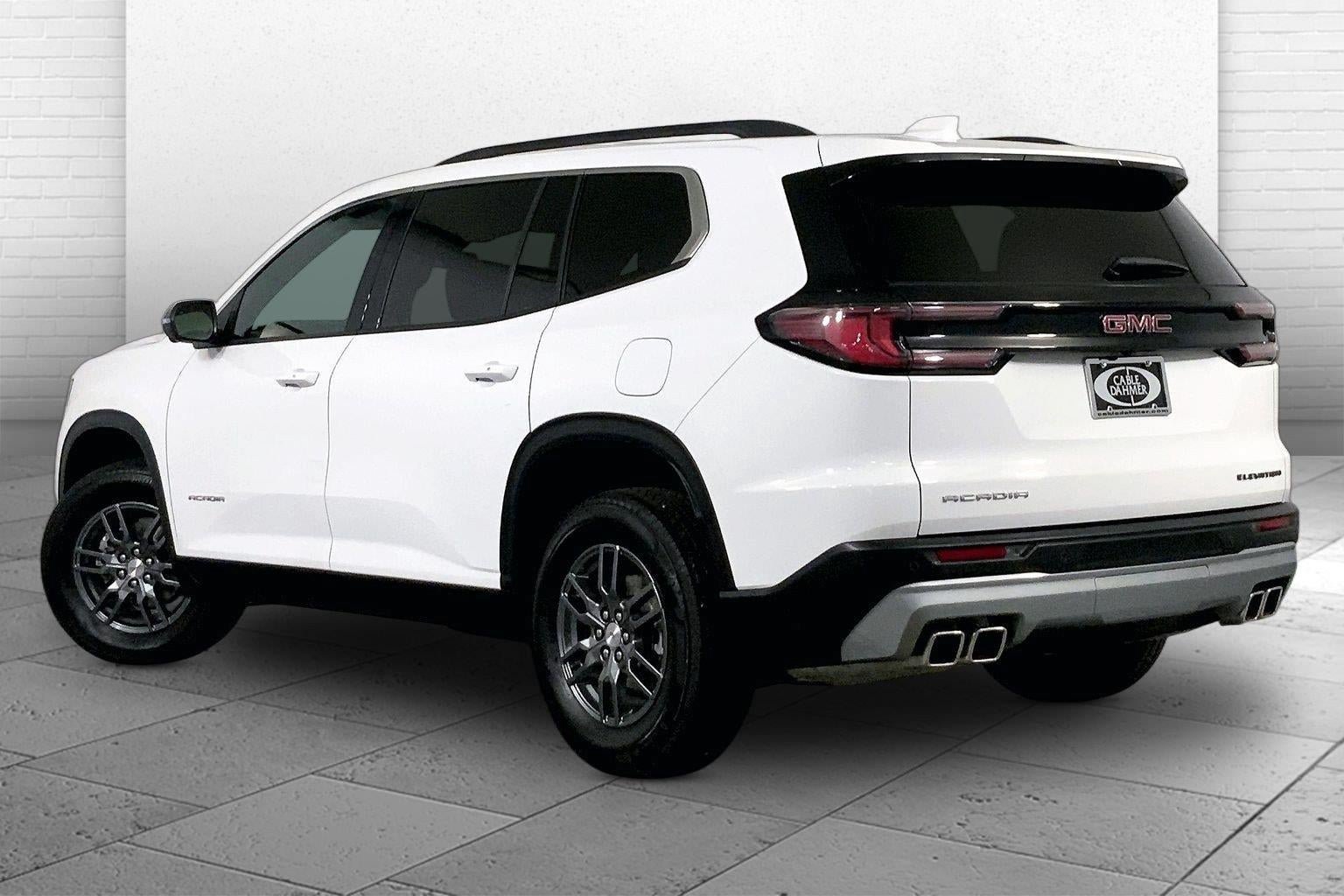 Used 2025 GMC Acadia Elevation FWD image 11