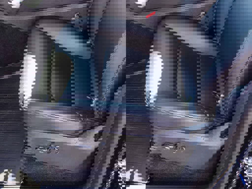 Used 2022 Tesla Model Y Long Range image 19