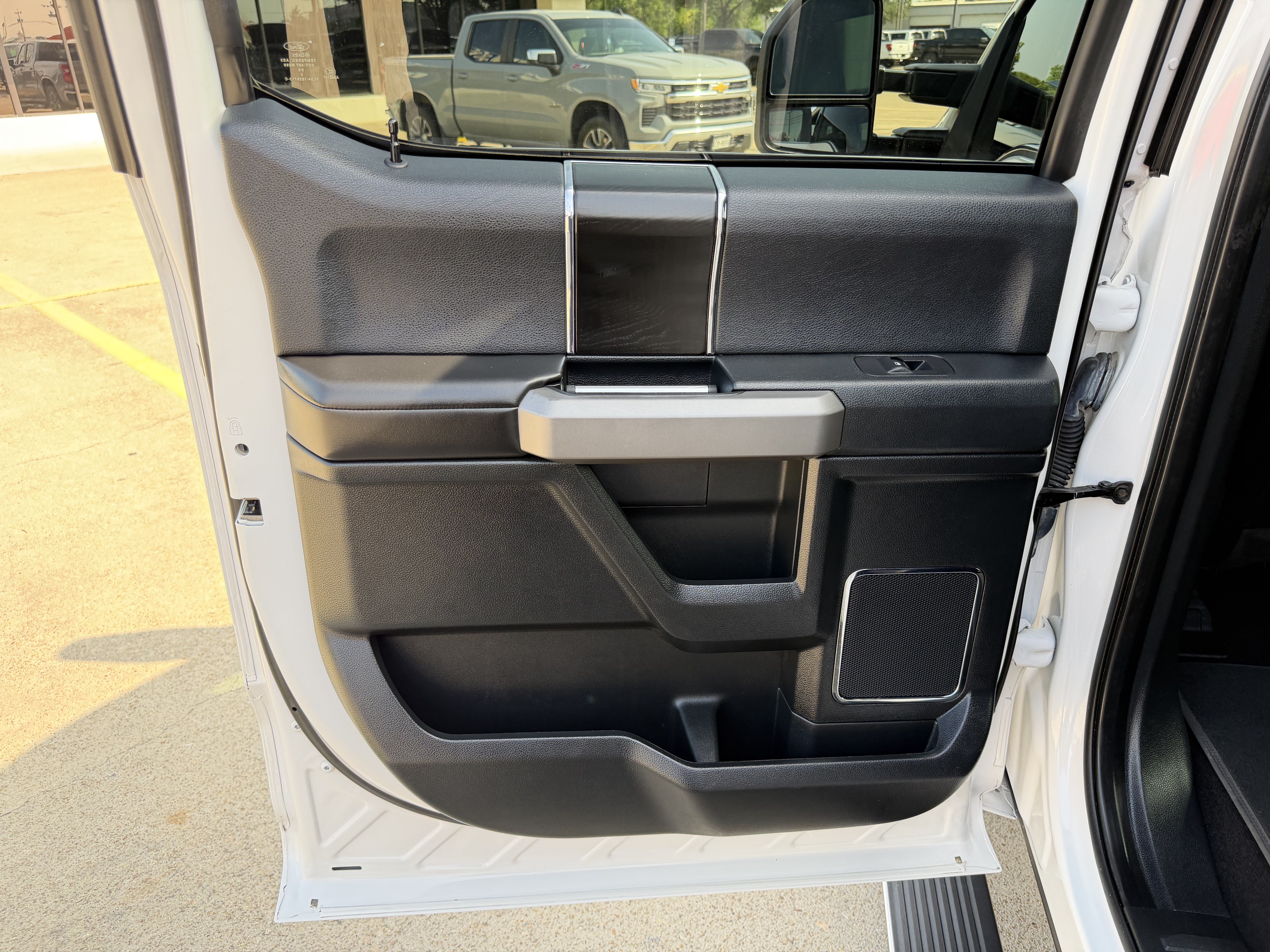 Used 2019 Ford F150 Platinum w/ Equipment Group 701A Luxury AWD/4WD image 15