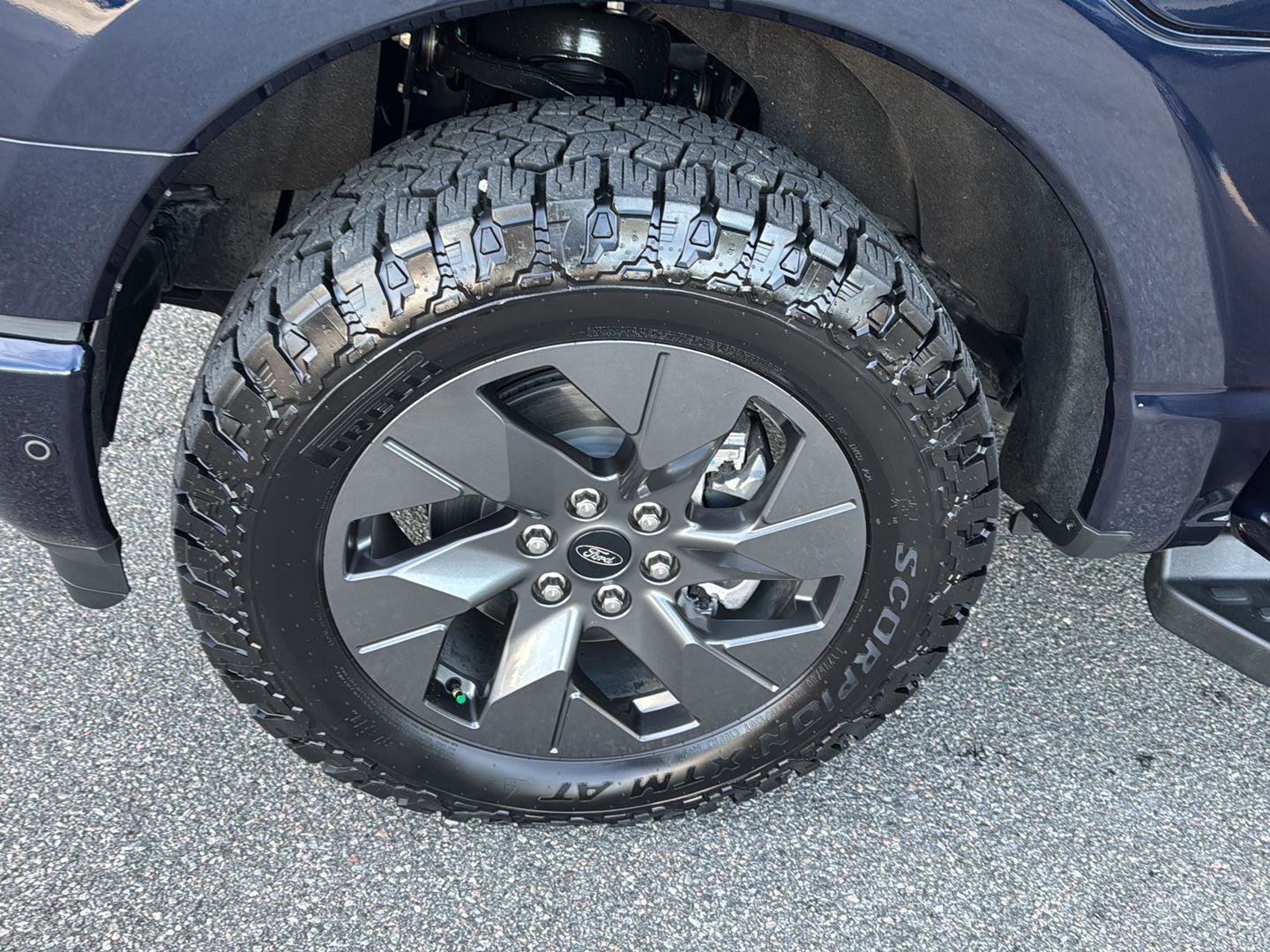 Used 2023 Ford F150 Lightning Lariat image 28