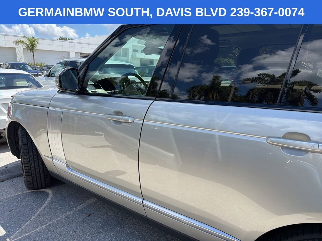 Used 2019 Land Rover Range Rover HSE AWD/4WD image 3