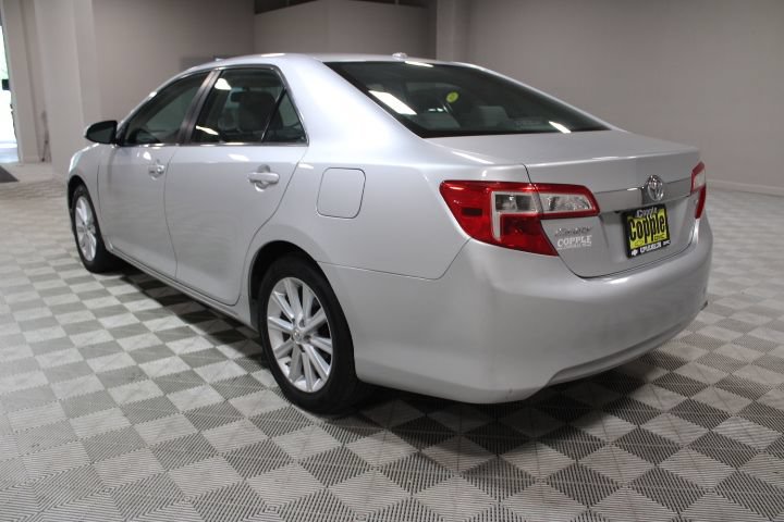 Used 2013 Toyota Camry XLE w/ Leather Pkg FWD image 10