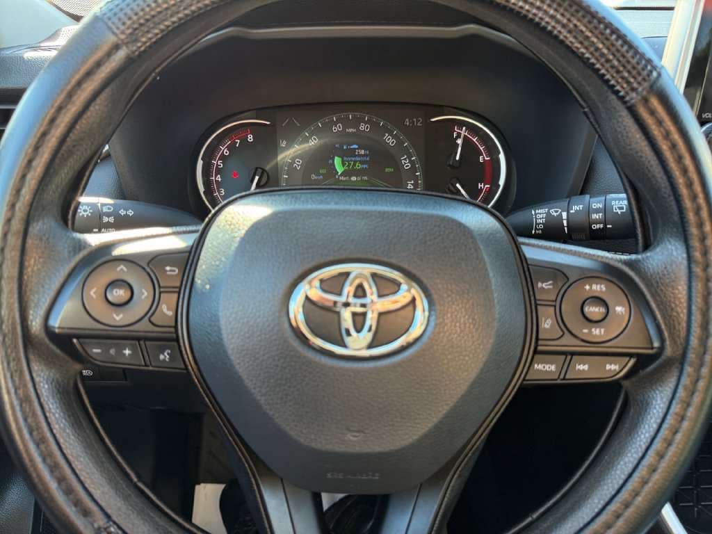 Certified 2025 Toyota RAV4 XLE AWD/4WD image 32