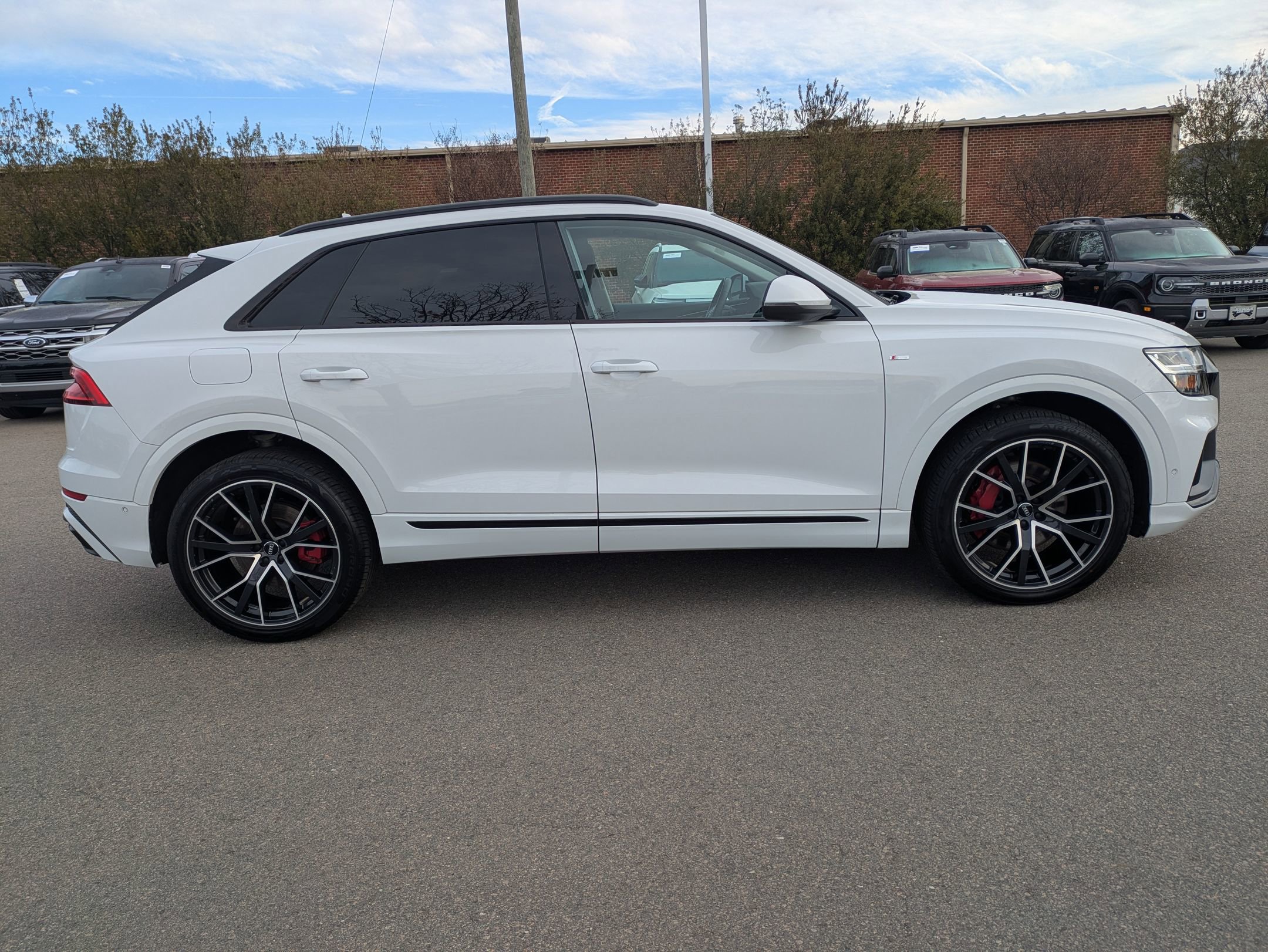 Used 2020 Audi Q8 Premium Plus image 3