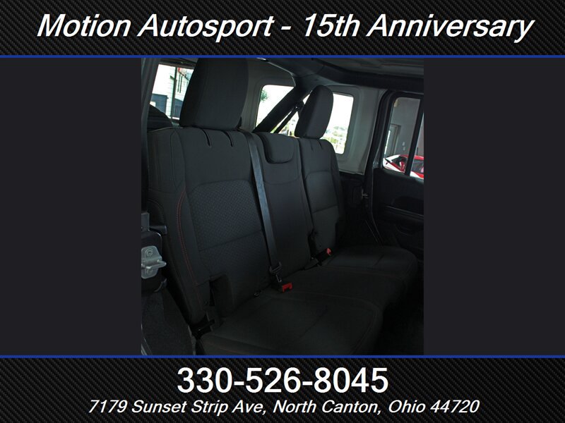 Used 2018 Jeep Wrangler Unlimited Rubicon w/ Dual Top Group AWD/4WD image 33