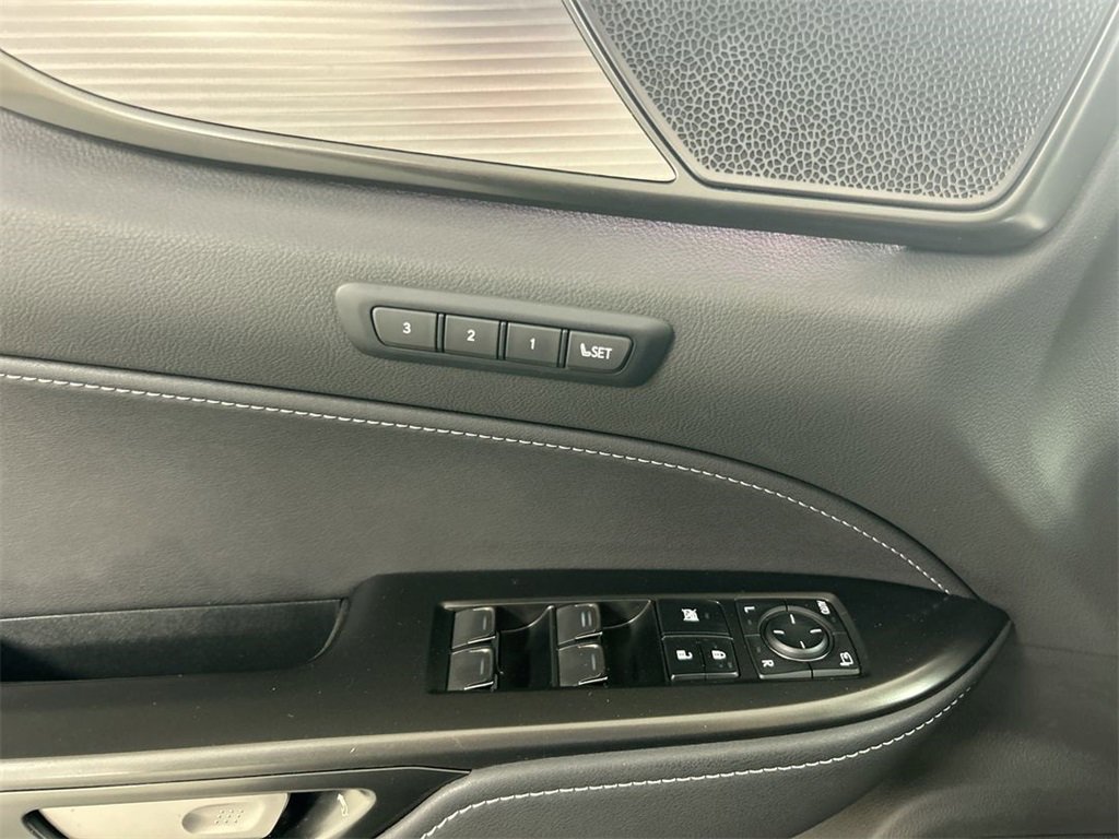 Used 2025 Lexus NX 350 F Sport image 11