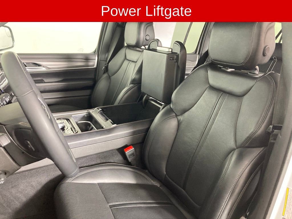 Used 2023 Jeep Wagoneer L Series III w/ Preferred Equipment Group image 11