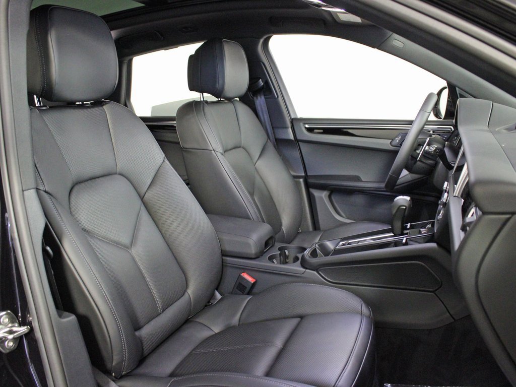 New 2026 Porsche Macan image 38