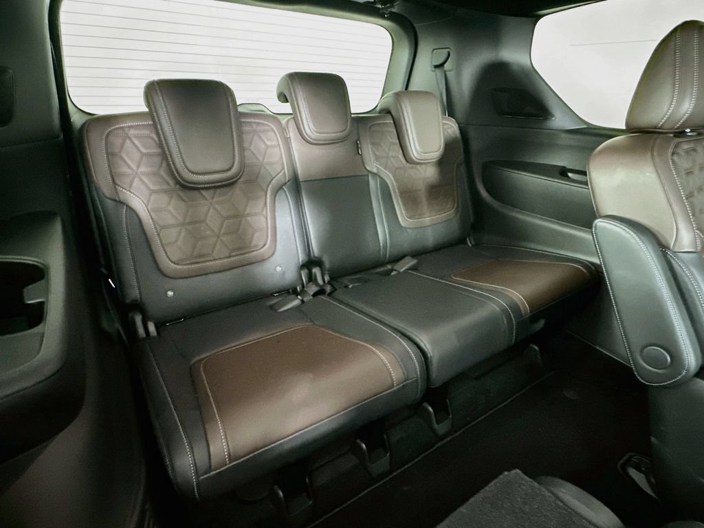 Used 2025 Nissan Armada Platinum Reserve AWD/4WD image 36