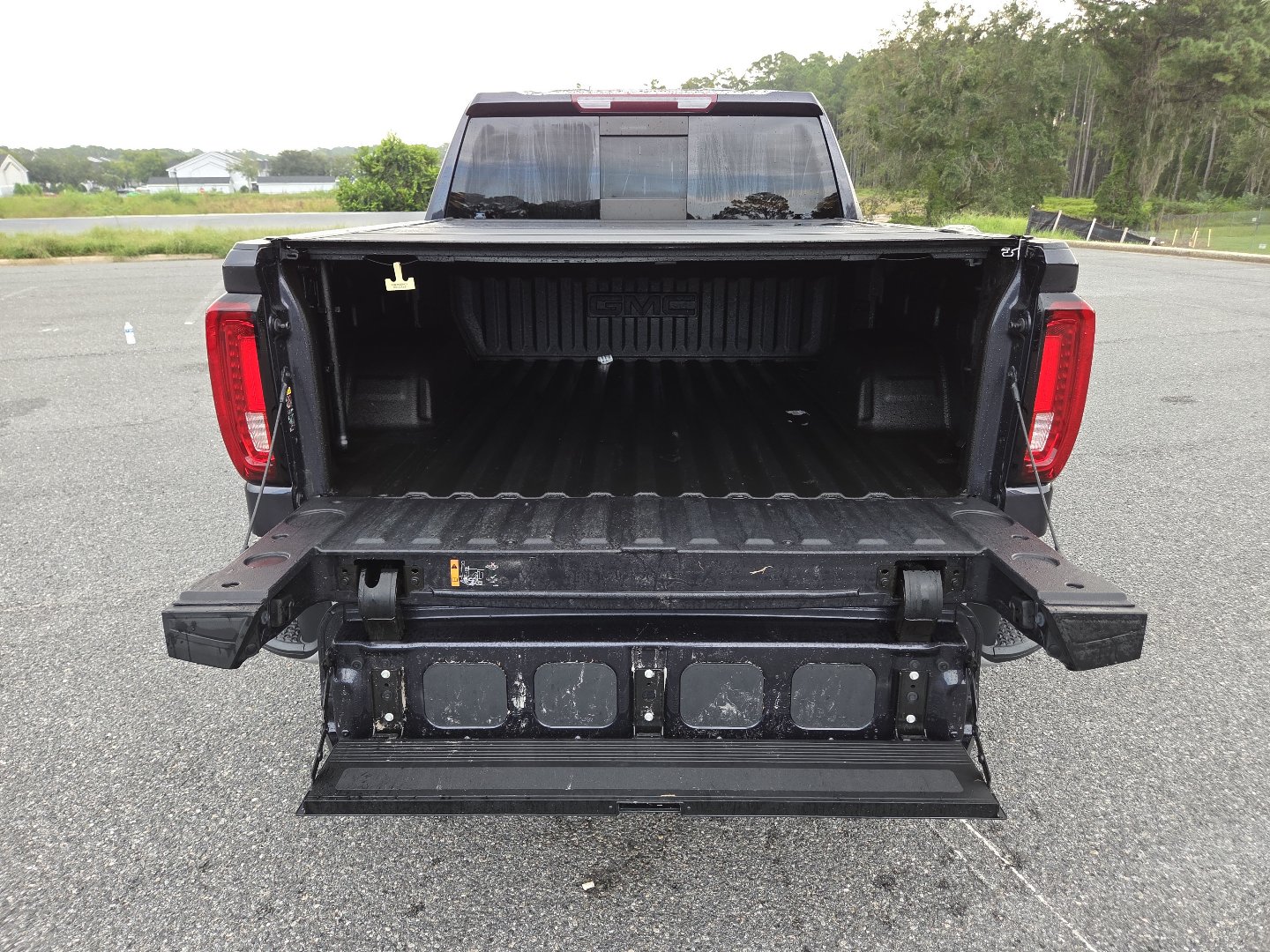 Used 2023 GMC Sierra 1500 SLT AWD/4WD image 22