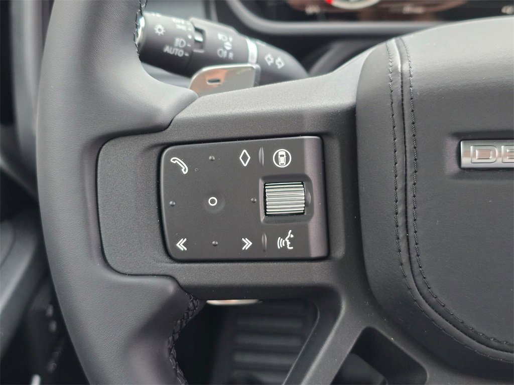 New 2025 Land Rover Defender 90 V8 image 19