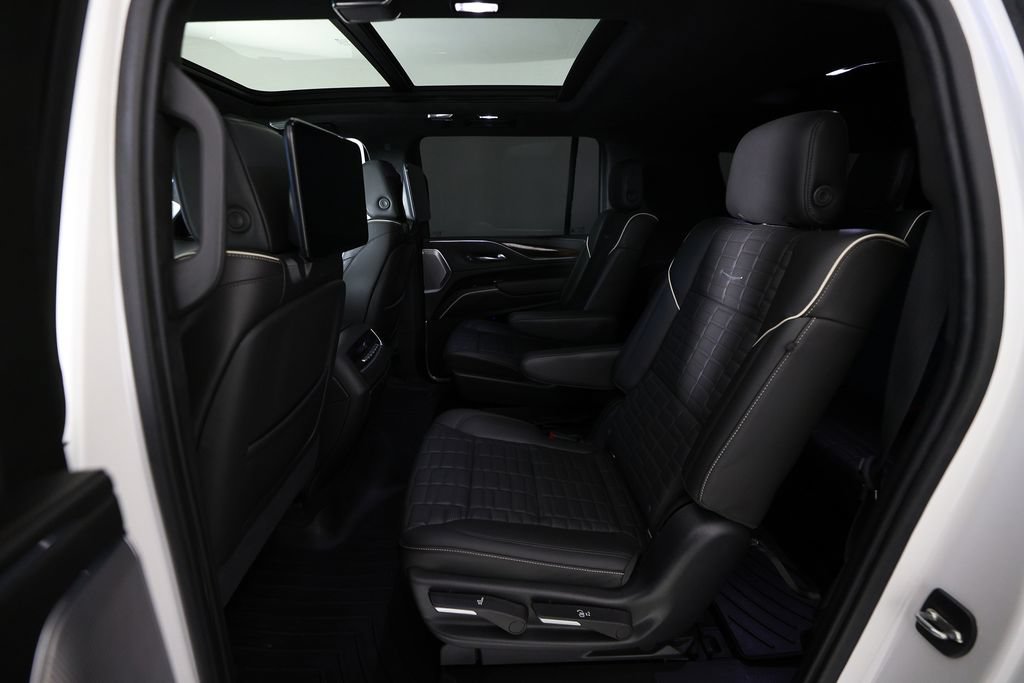Used 2021 Cadillac Escalade ESV Sport Platinum w/ LPO, ONYX Package AWD/4WD image 15