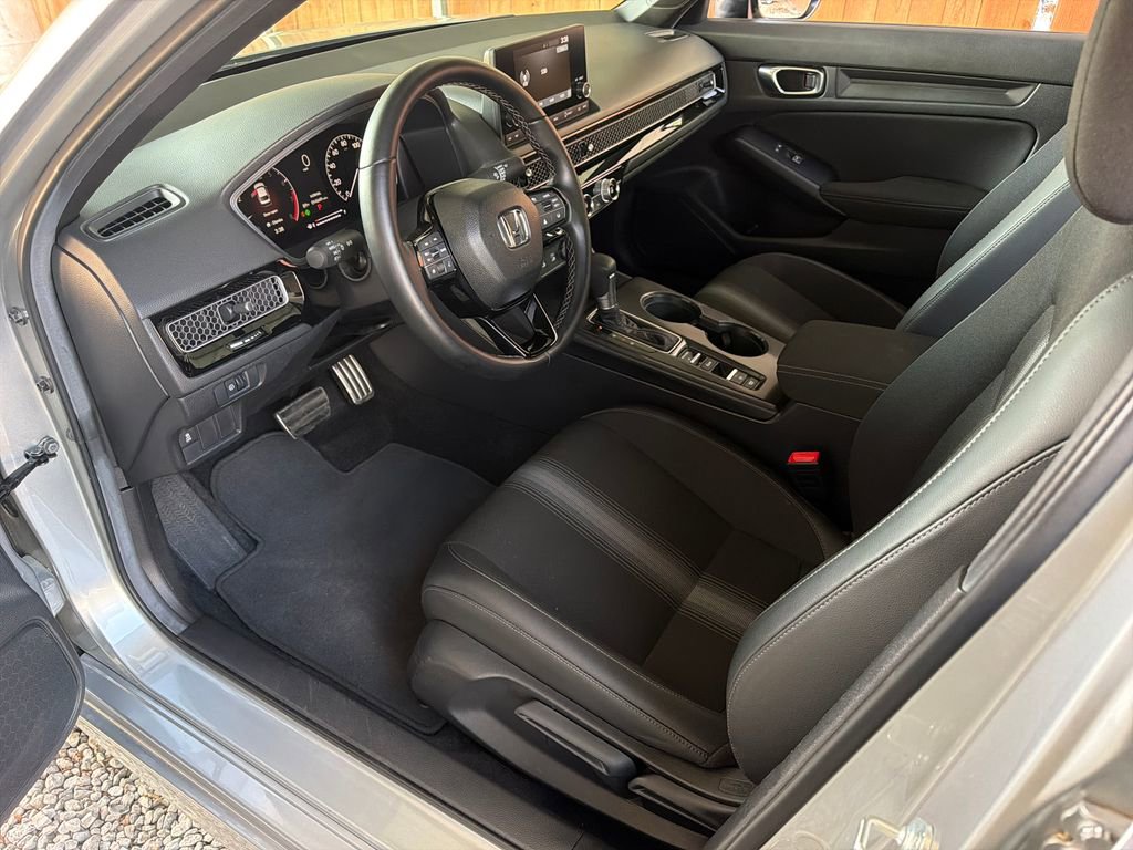 Used 2025 Honda Civic Sport image 2