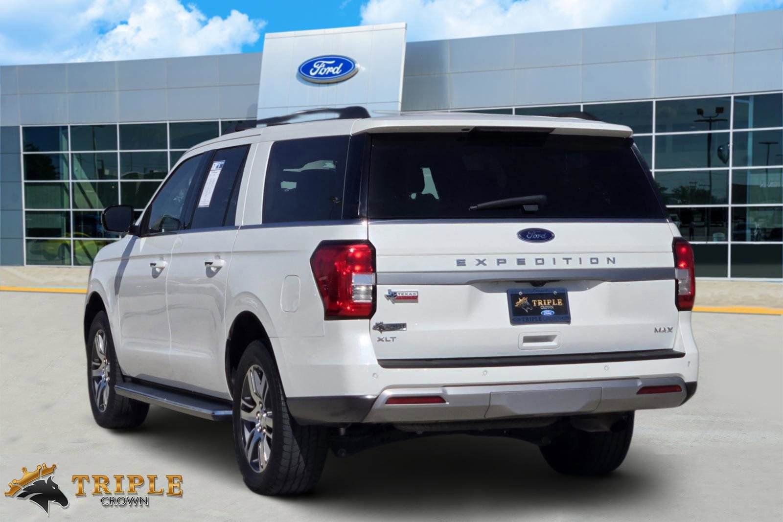 Certified 2023 Ford Expedition Max XLT image 4