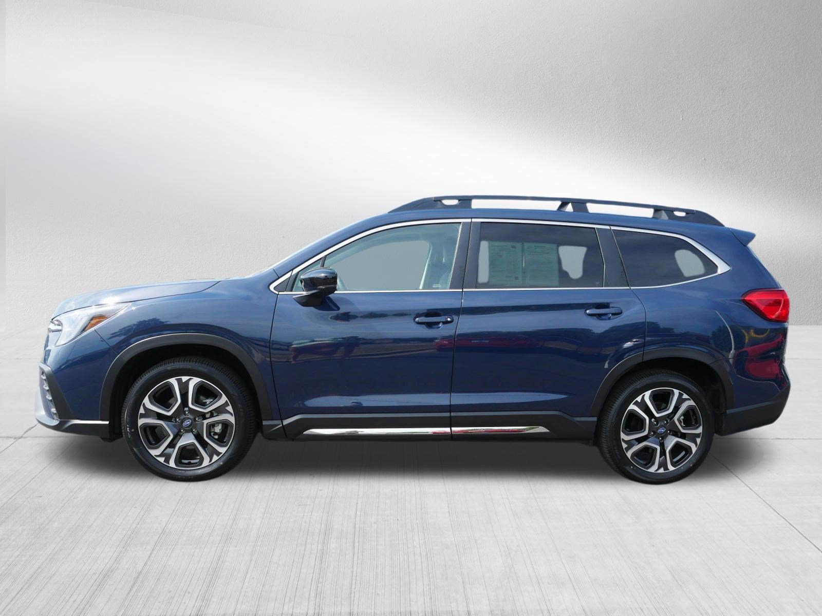 Used 2025 Subaru Ascent Limited w/ Popular Package #2 AWD/4WD image 4