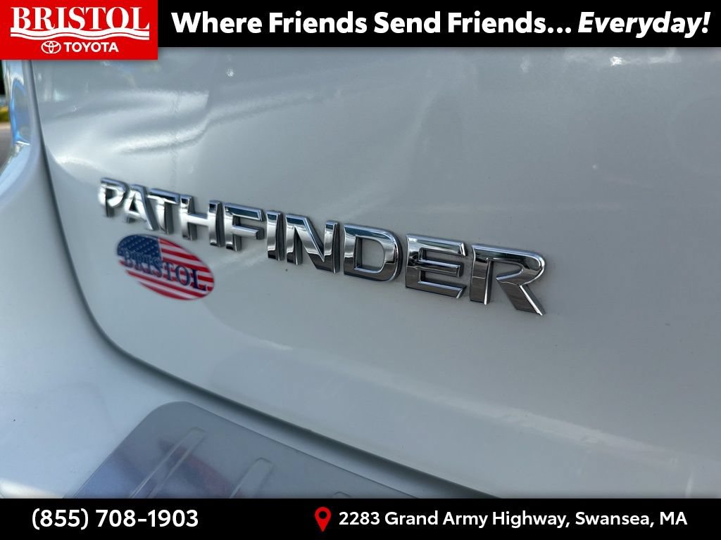 Used 2018 Nissan Pathfinder Platinum AWD/4WD image 16