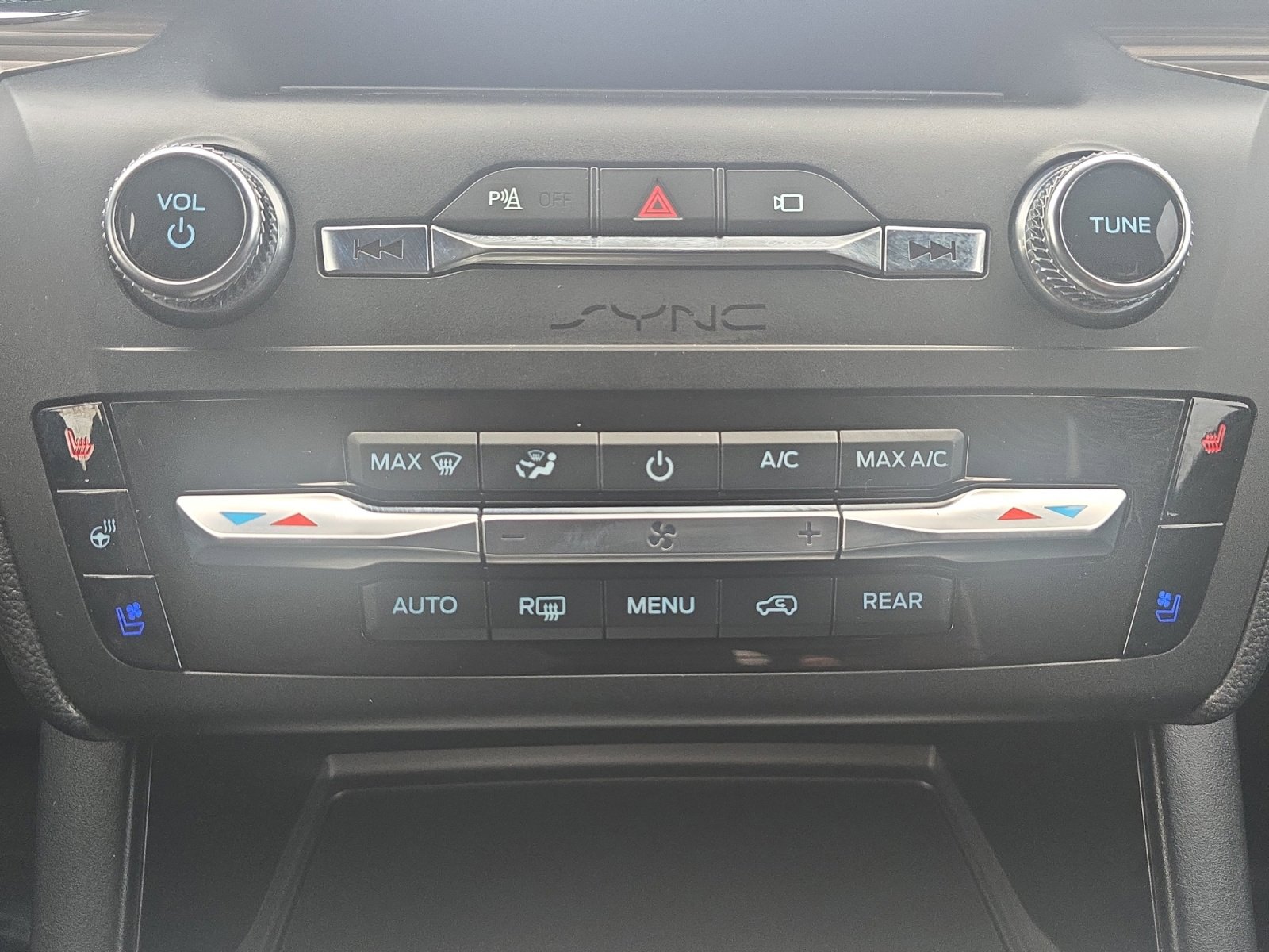 Used 2020 Ford Explorer Limited image 15