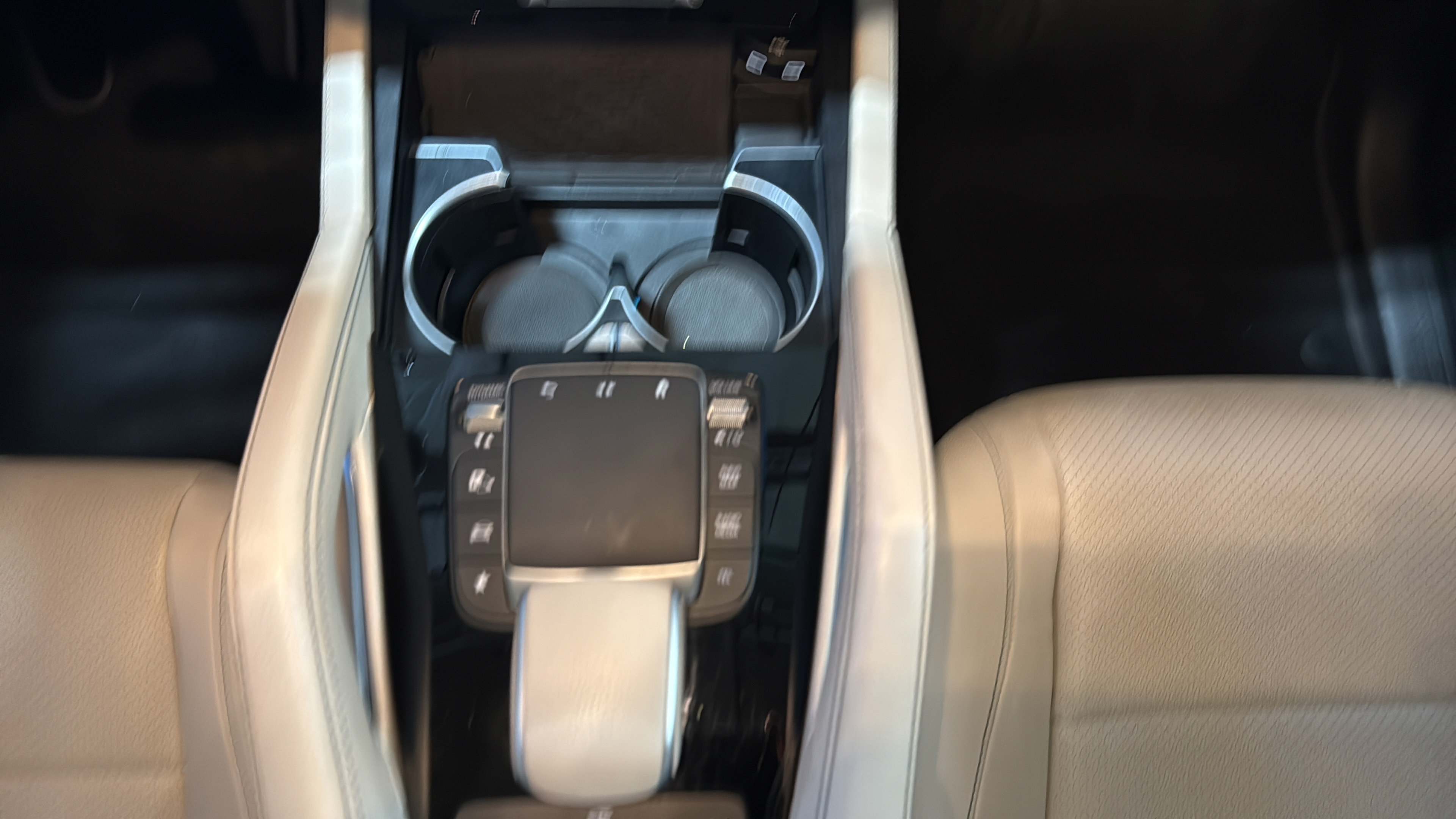 Used 2024 Mercedes-Benz GLS 450 4MATIC image 19
