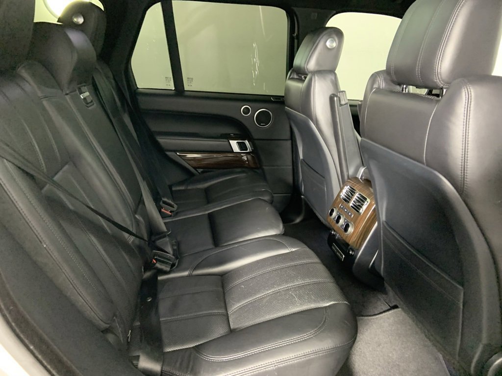 Used 2016 Land Rover Range Rover HSE image 15