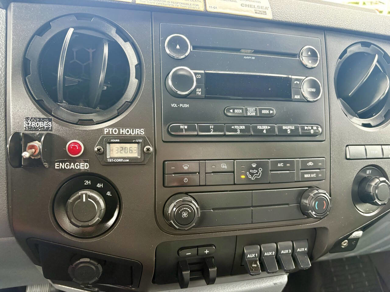 Used 2016 Ford F550 4x4 Regular Cab Super Duty image 7