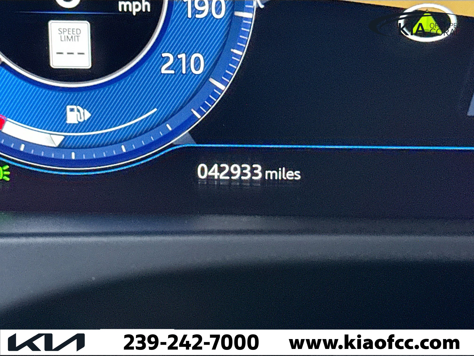 Used 2020 Jaguar F-PACE SVR image 40