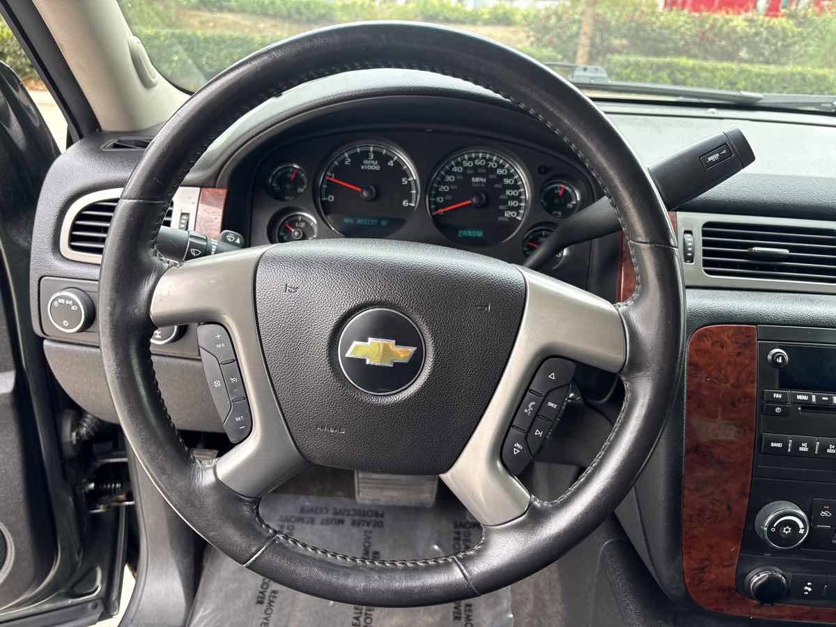 Used 2013 Chevrolet Avalanche LS AWD/4WD image 24