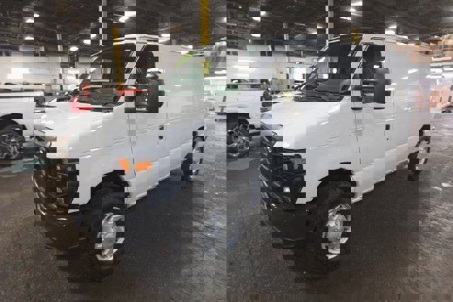 Used 2009 Ford E-350 and Econoline 350 Super Duty image 1