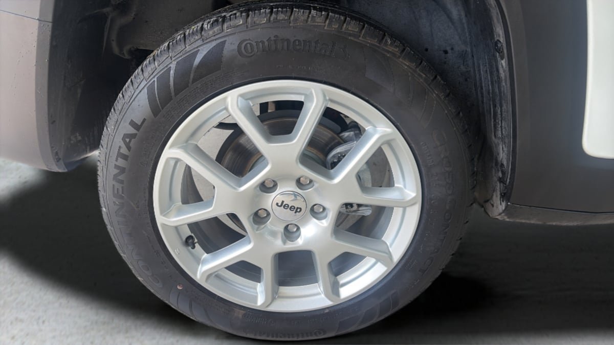 Used 2023 Jeep Renegade Latitude AWD/4WD image 28