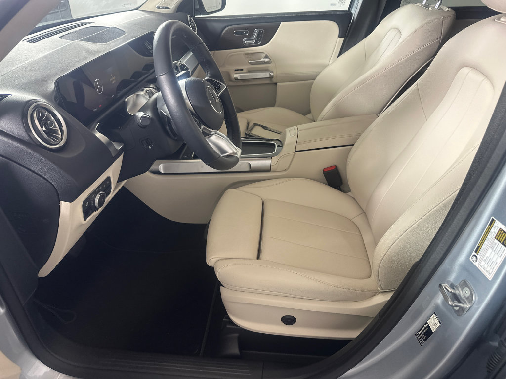 Used 2026 Mercedes-Benz GLB 250 image 3