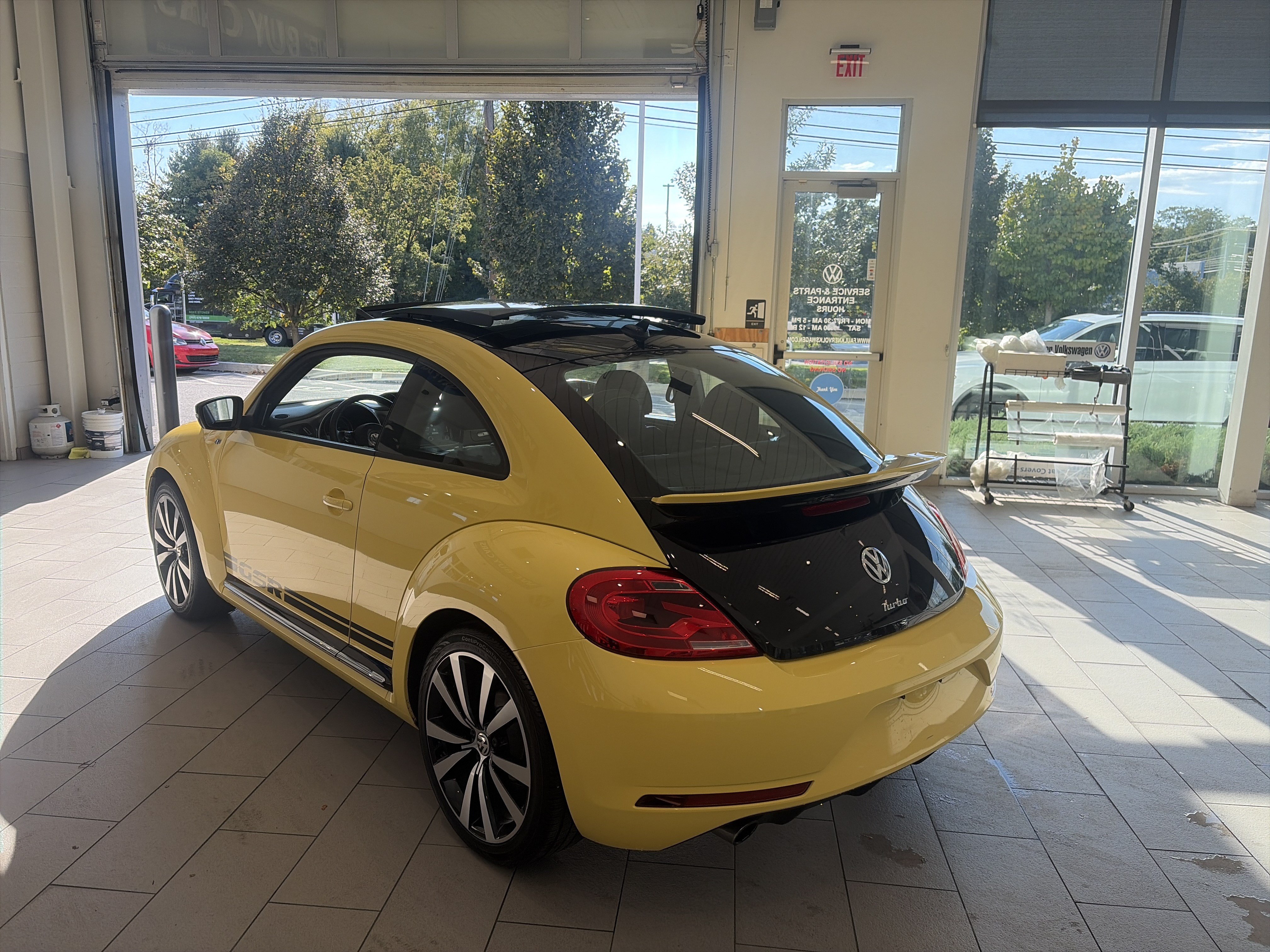 Used 2014 Volkswagen Beetle GSR FWD image 10