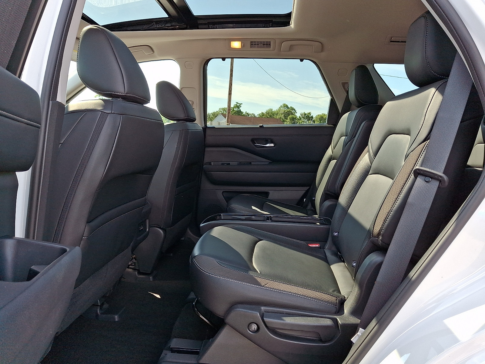 Certified 2023 Nissan Pathfinder SL w/ SL Premium Package AWD/4WD image 10