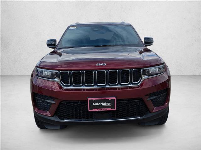 New 2025 Jeep Grand Cherokee Laredo image 2