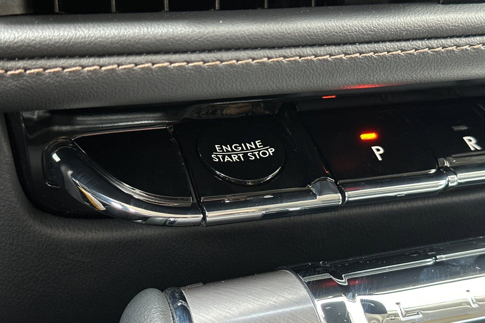 New 2026 Lincoln Aviator 2WD w/ Jet Appearance Package image 23