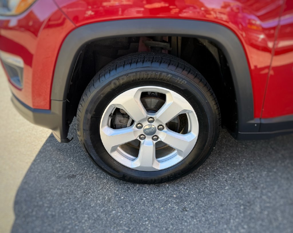 Used 2019 Jeep Compass Latitude w/ Popular Equipment Group AWD/4WD image 18