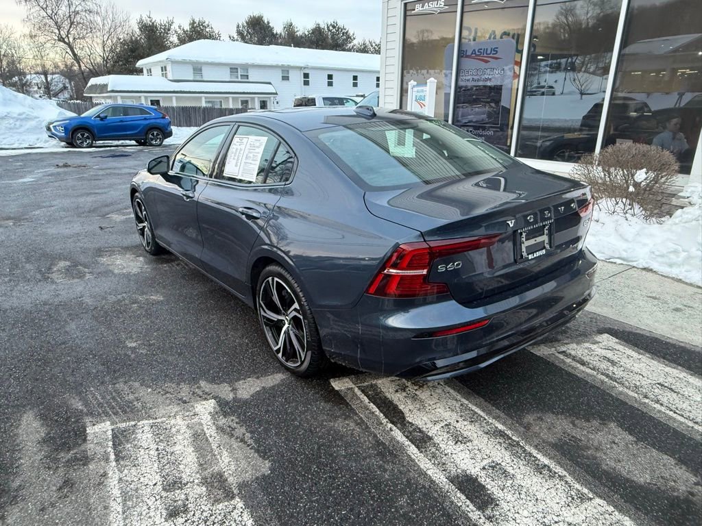 Used 2025 Volvo S60 B5 Core image 11