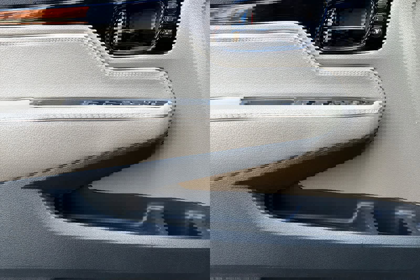 Used 2018 Honda Odyssey Elite image 14