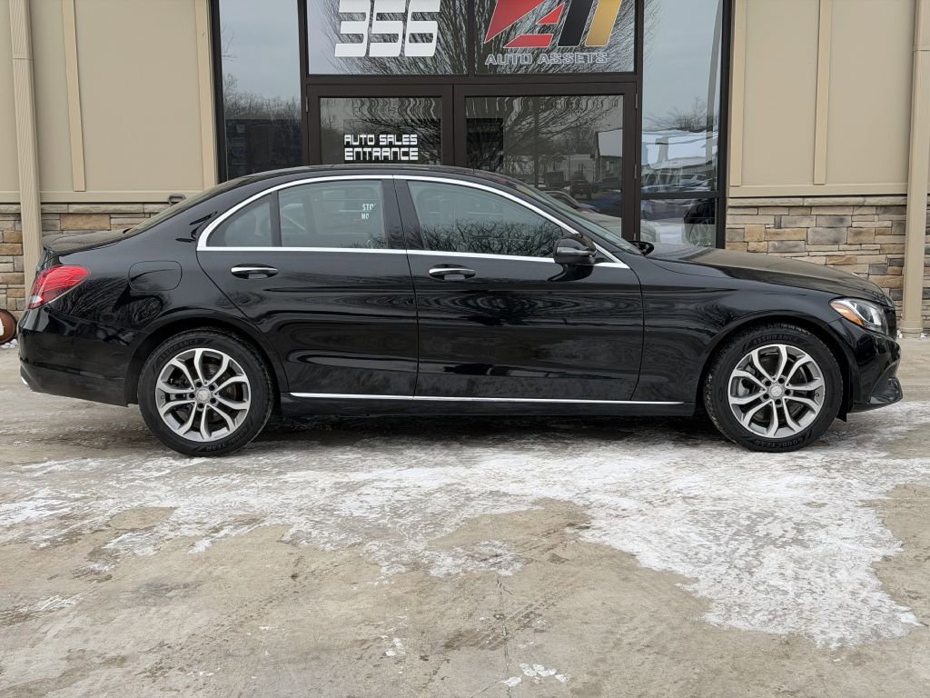 Used 2016 Mercedes-Benz C 300 4MATIC Sedan image 2