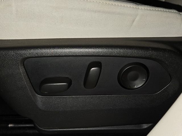 Used 2022 Buick Envision Essence w/ Safety Package image 12