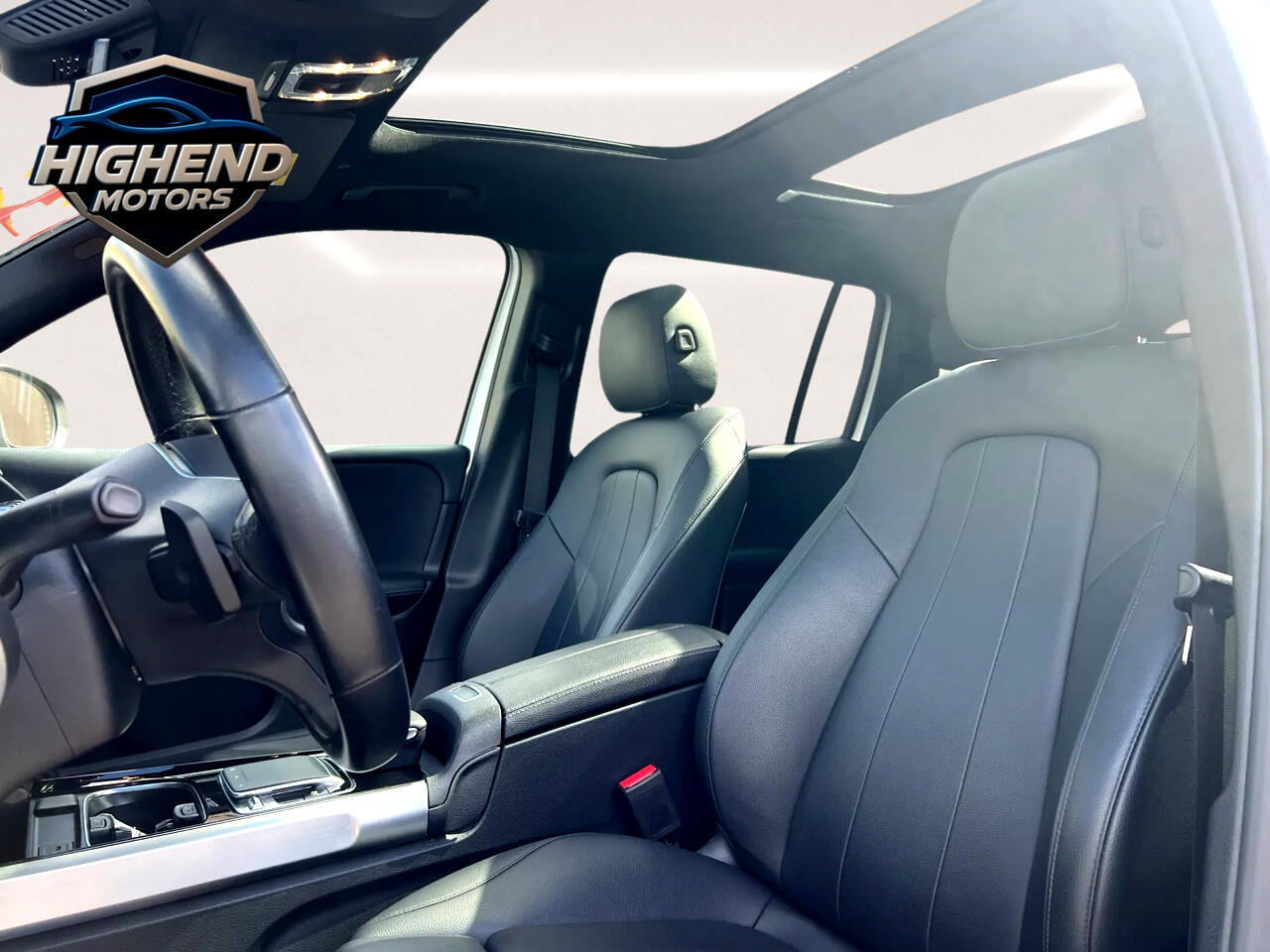 Used 2020 Mercedes-Benz GLB 250 4MATIC w/ Premium Package image 15