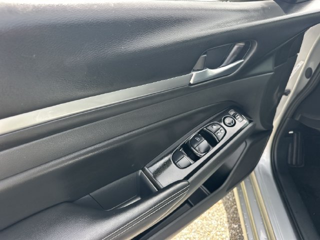 Certified 2023 Nissan Altima 2.5 SV FWD image 18