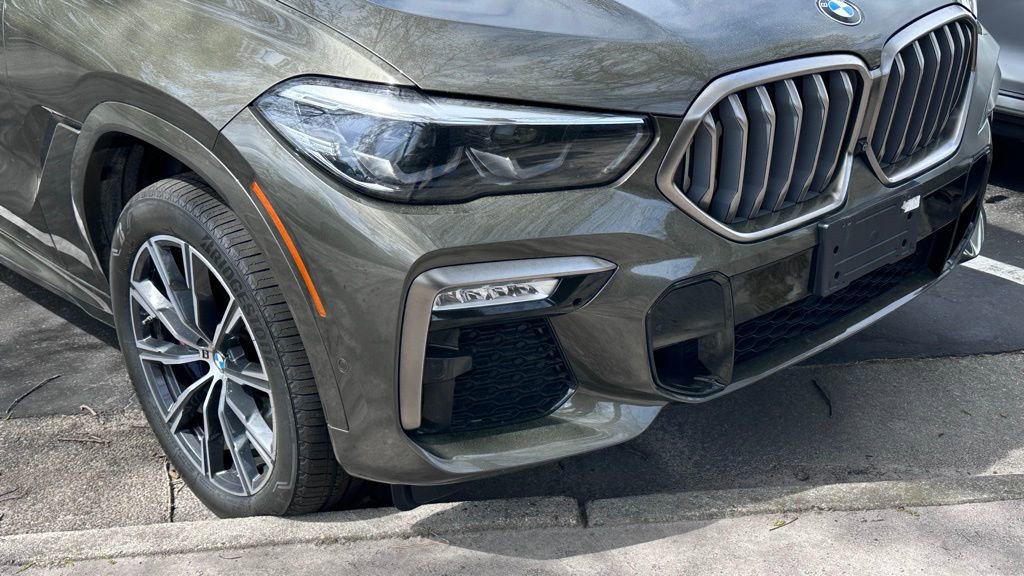 Used 2021 BMW X6 M50i w/ Premium Package image 2