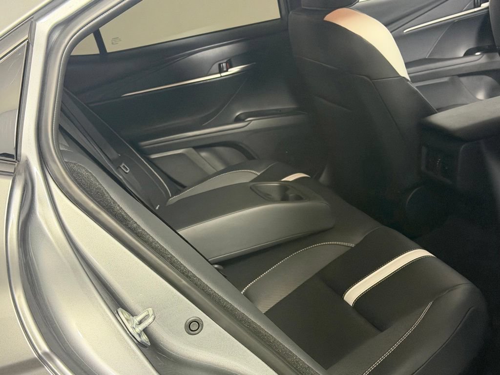 Used 2025 Toyota Camry SE w/ Convenience Package FWD image 29