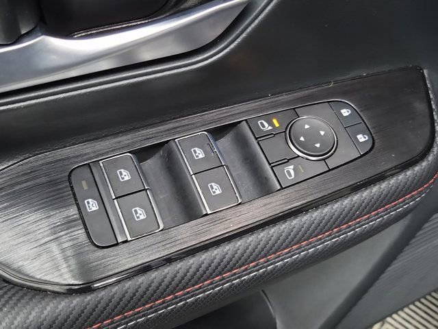 Certified 2025 Nissan Kicks SR image 19