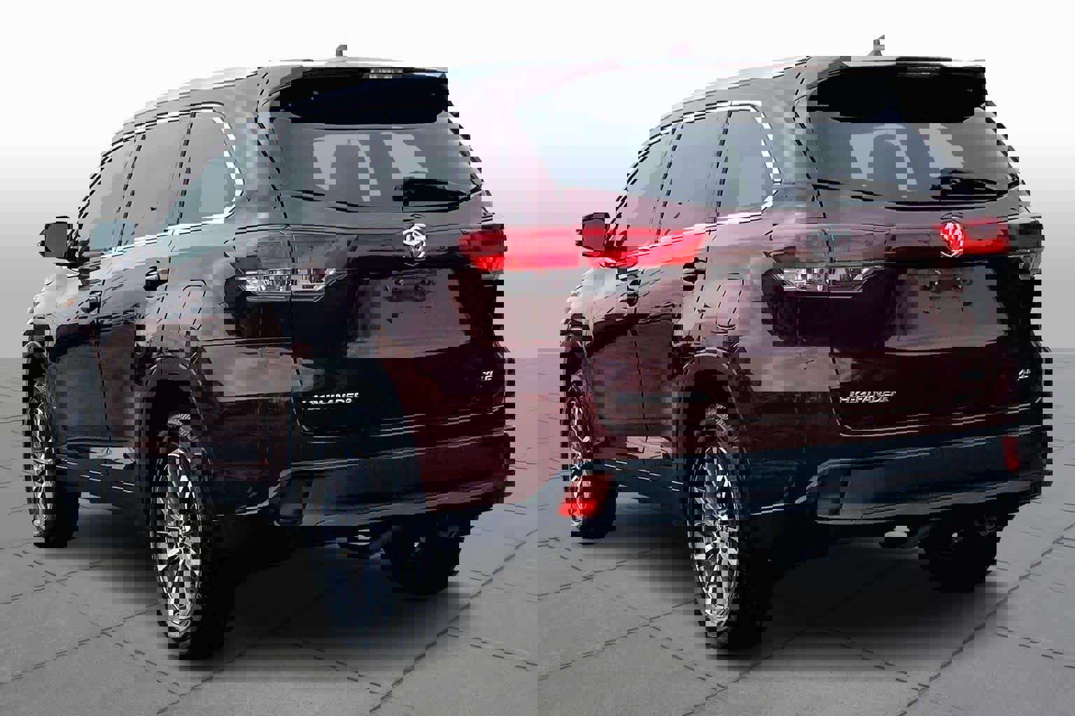 Used 2019 Toyota Highlander XLE image 11