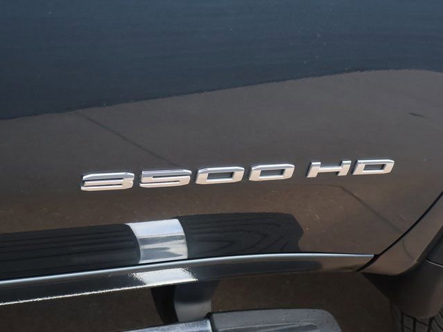Used 2020 GMC Sierra 3500 SLE w/ SLE Convenience Package image 9