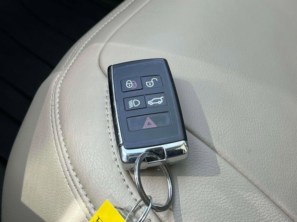 Used 2019 Land Rover Range Rover AWD/4WD image 36