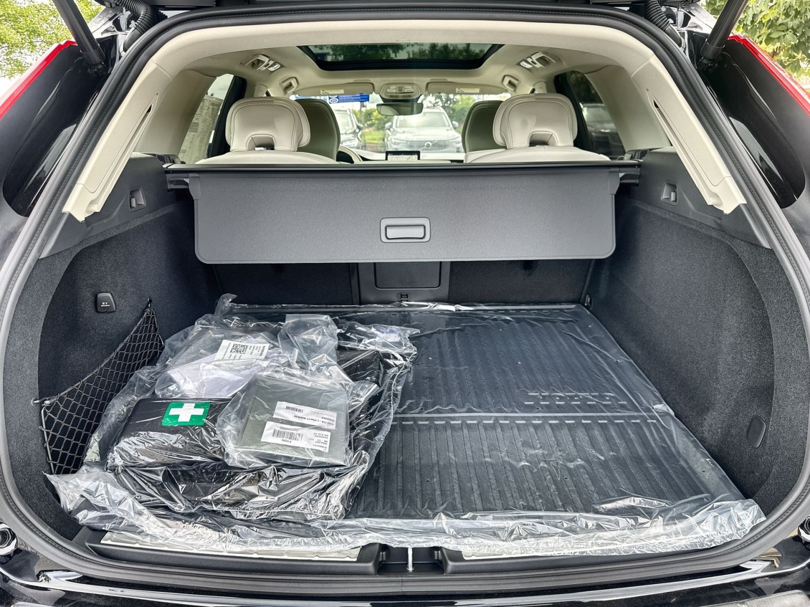 New 2026 Volvo XC60 T8 Ultra w/ Protection Package Premier AWD/4WD image 26