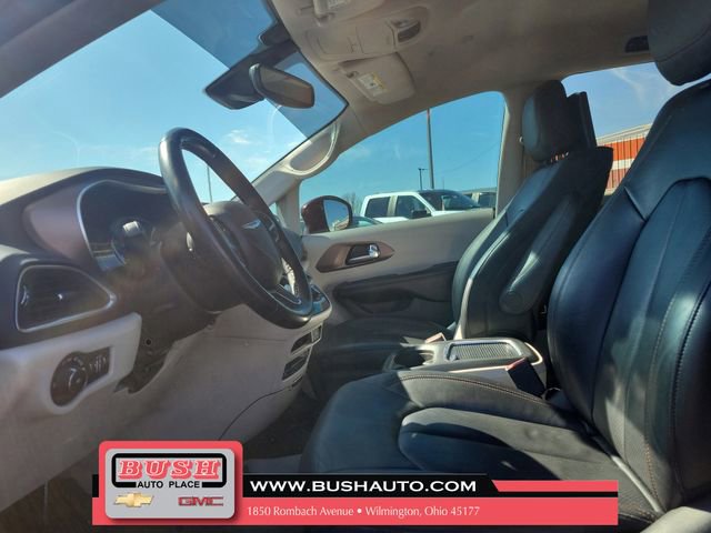 Used 2018 Chrysler Pacifica Touring-L Plus w/ Advanced Safetytec Group image 16